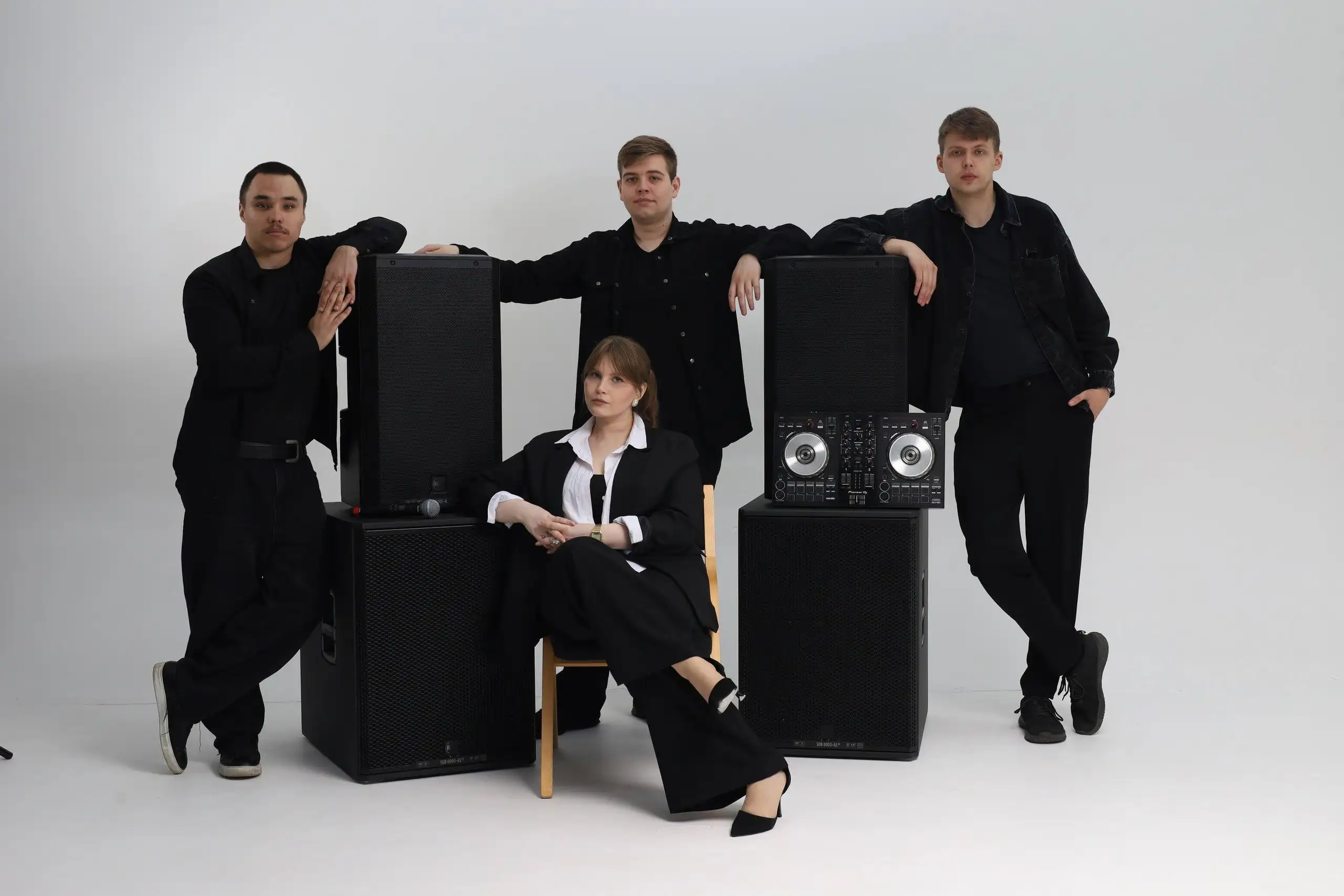 Команда SibStageGroup с оборудованием